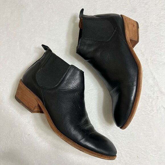 Frye Shoes - Frye Black Ankle Chelsea Boots Leather Low Heel 9.5 M